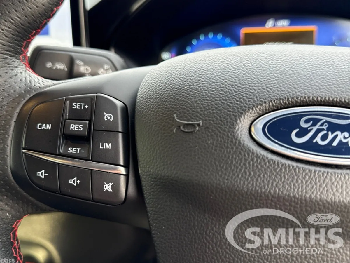 Ford Focus Hatchback, Petrol, 2023, Grey