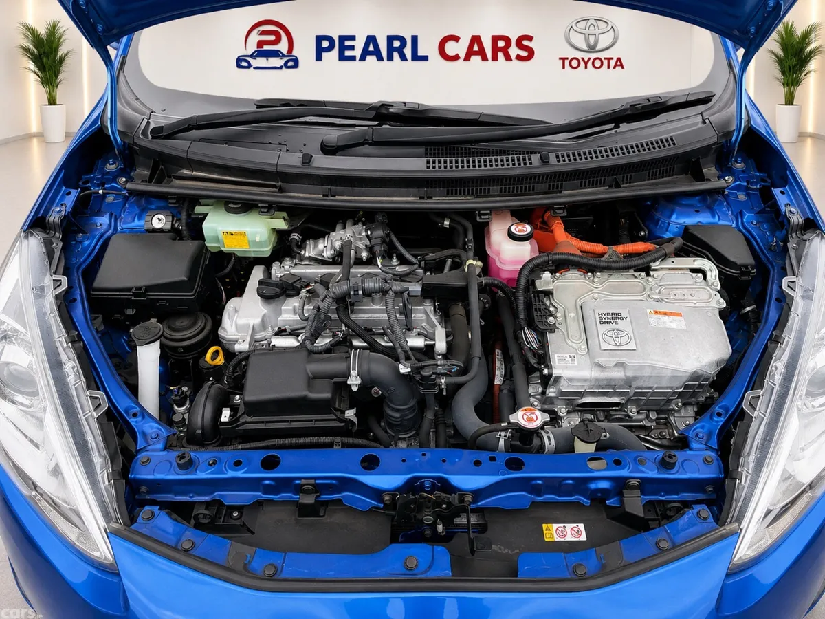 Toyota Aqua Hatchback, Petrol Hybrid, 2017, Blue