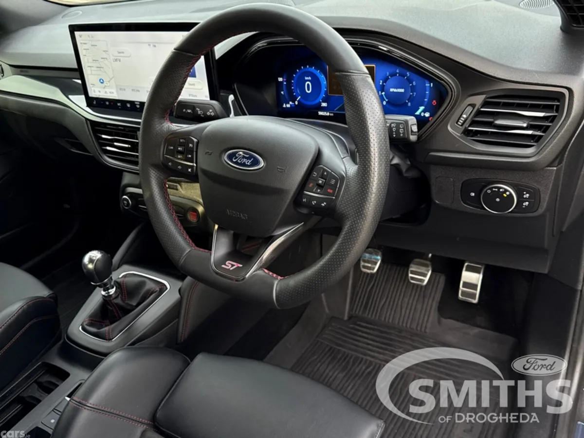 Ford Focus Hatchback, Petrol, 2023, Grey