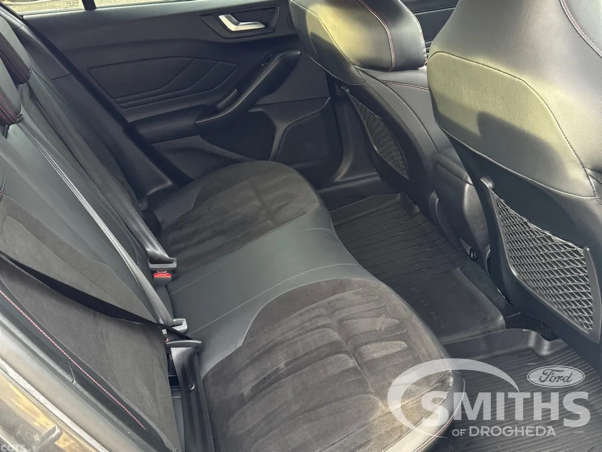 Ford Focus Hatchback, Petrol, 2023, Grey