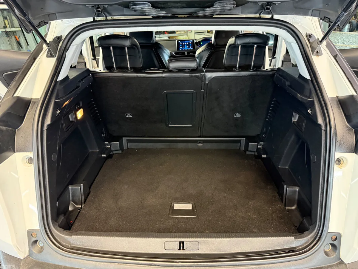 Peugeot 3008 MPV, Diesel, 2019, White