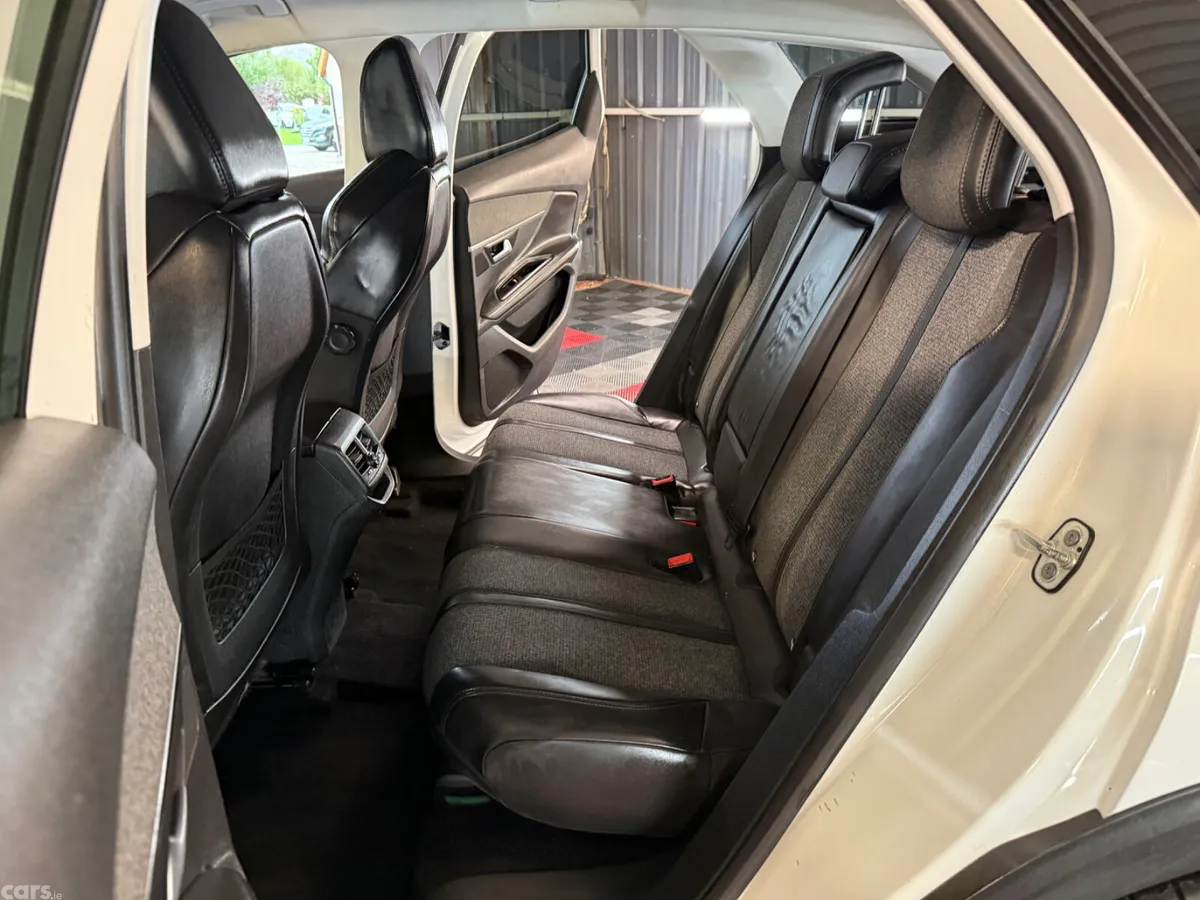 Peugeot 3008 MPV, Diesel, 2019, White