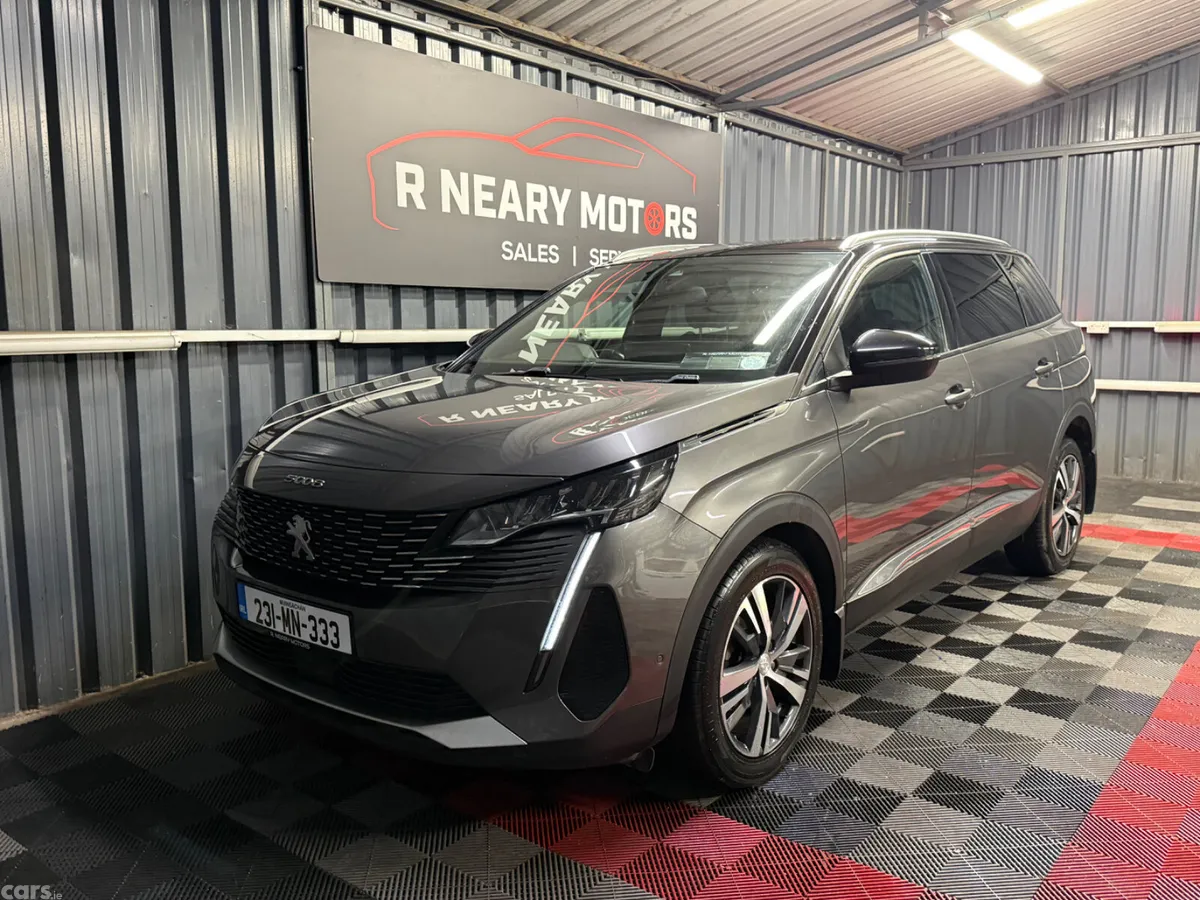 Peugeot 5008 MPV, Diesel, 2023, Grey