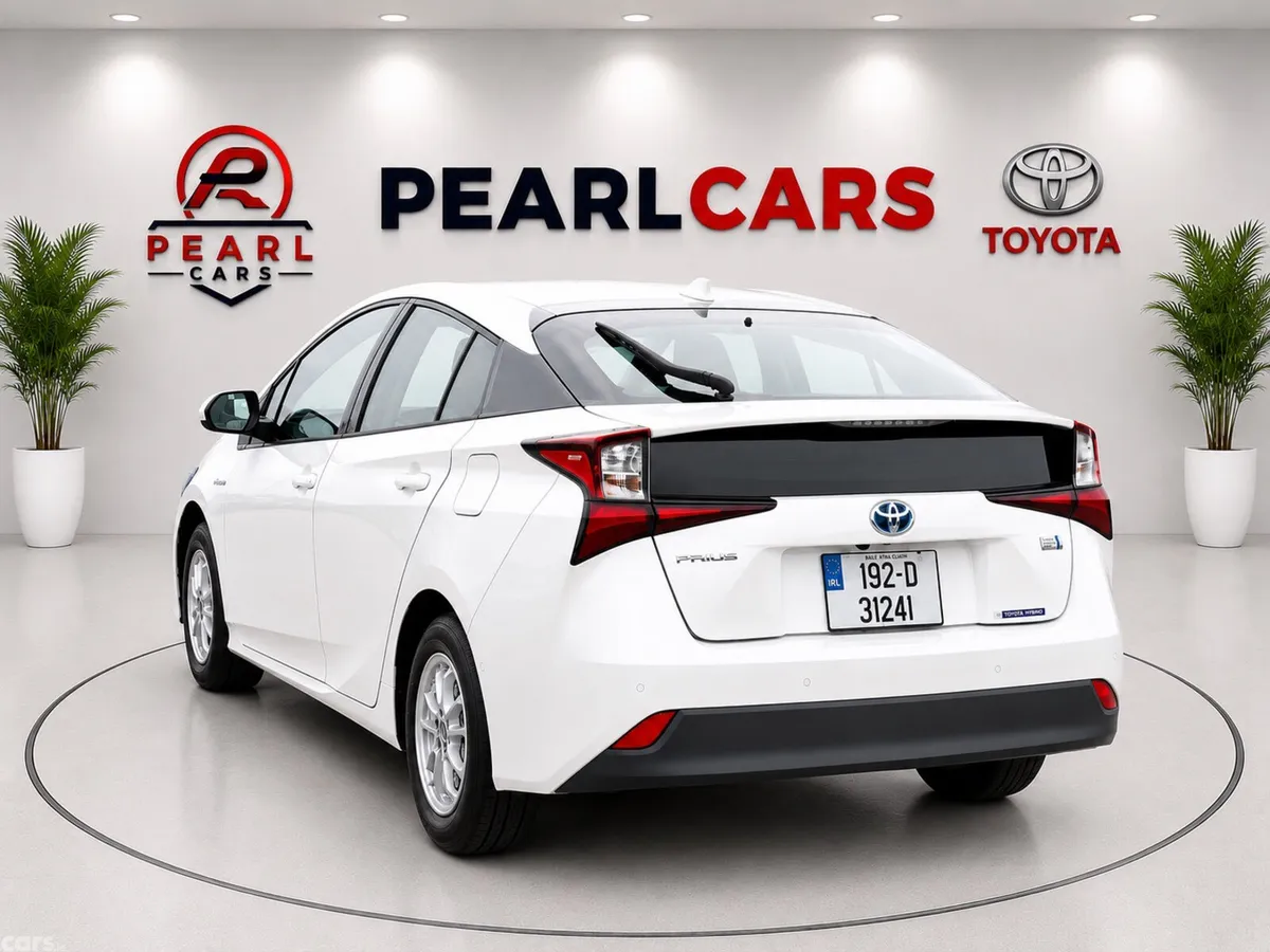 Toyota Prius Hatchback, Petrol Hybrid, 2019, White