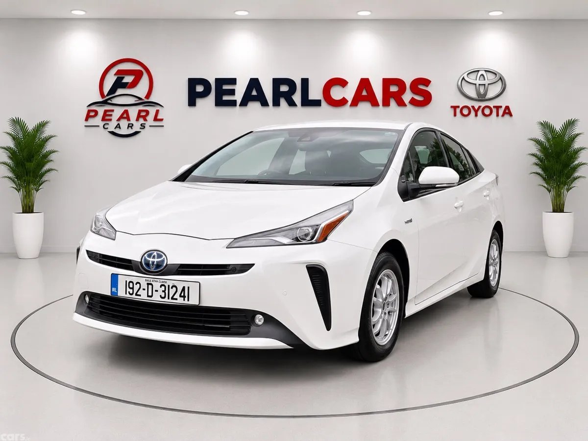 Toyota Prius Hatchback, Petrol Hybrid, 2019, White