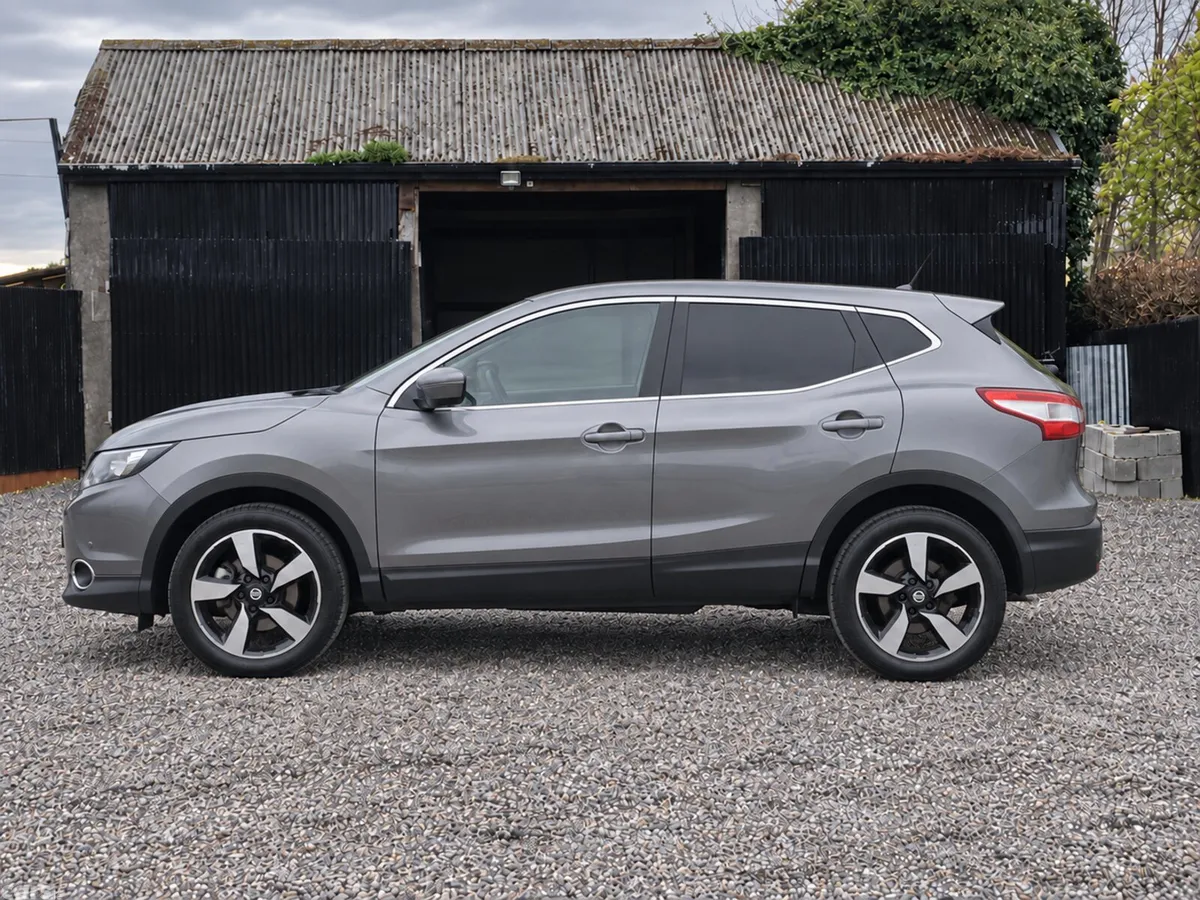 Nissan Qashqai Hatchback, Diesel, 2016, Grey