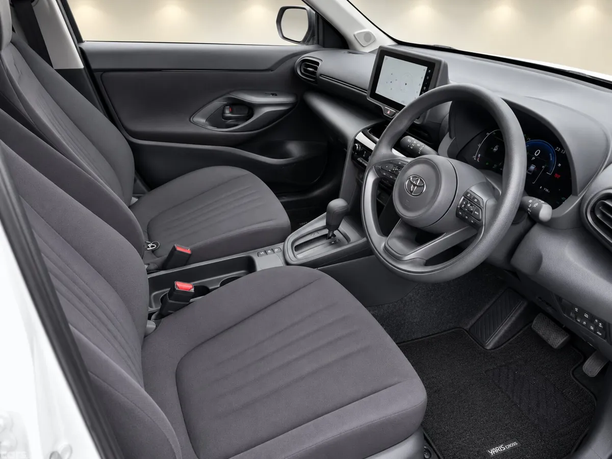 Toyota Yaris Cross SUV, Petrol Hybrid, 2024, White