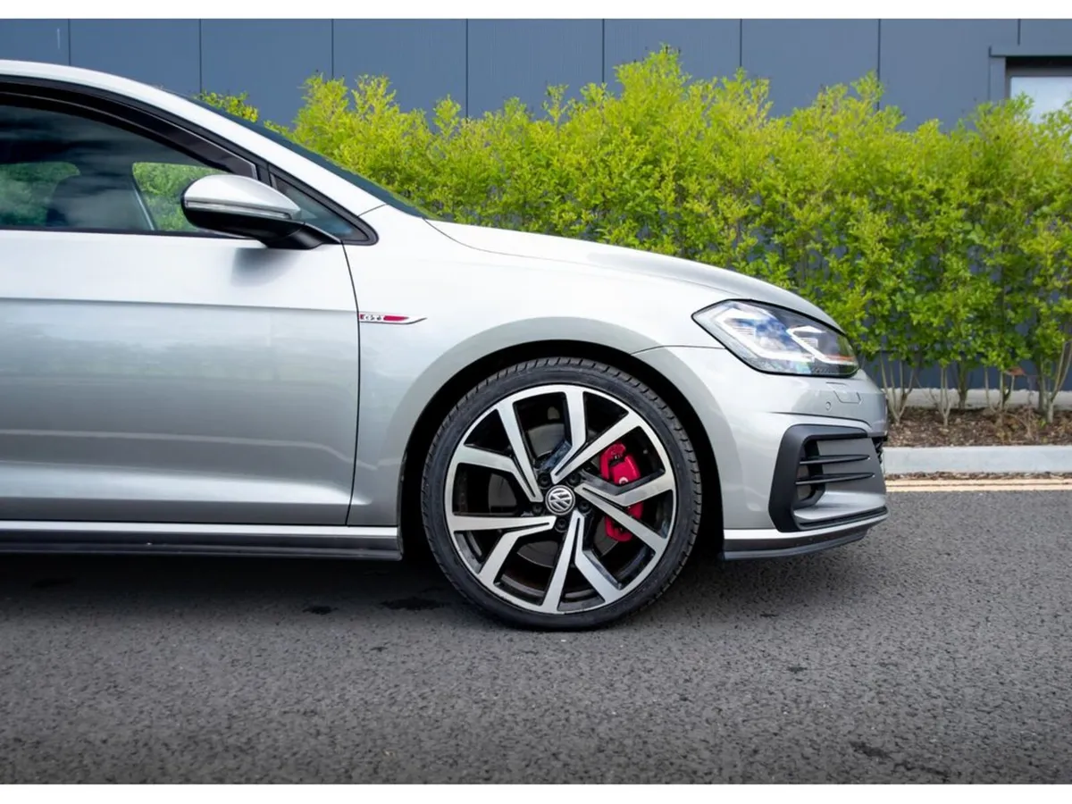 Volkswagen Golf Hatchback, Petrol, 2018, Grey