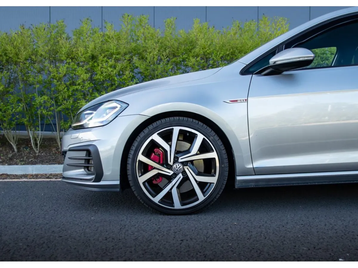 Volkswagen Golf Hatchback, Petrol, 2018, Grey