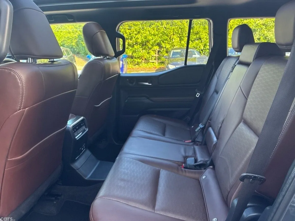 Toyota Land Cruiser Estate, Diesel, 2025, Grey