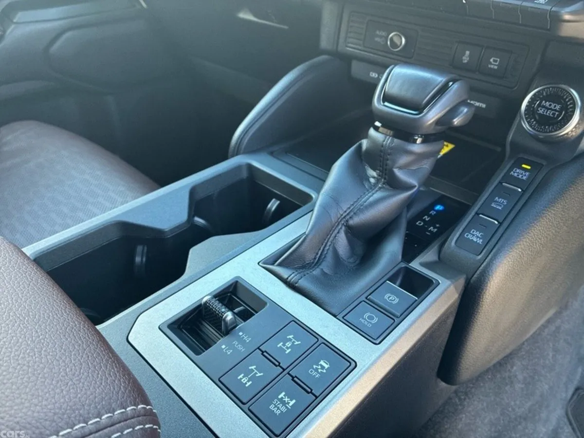 Toyota Land Cruiser Estate, Diesel, 2025, Grey