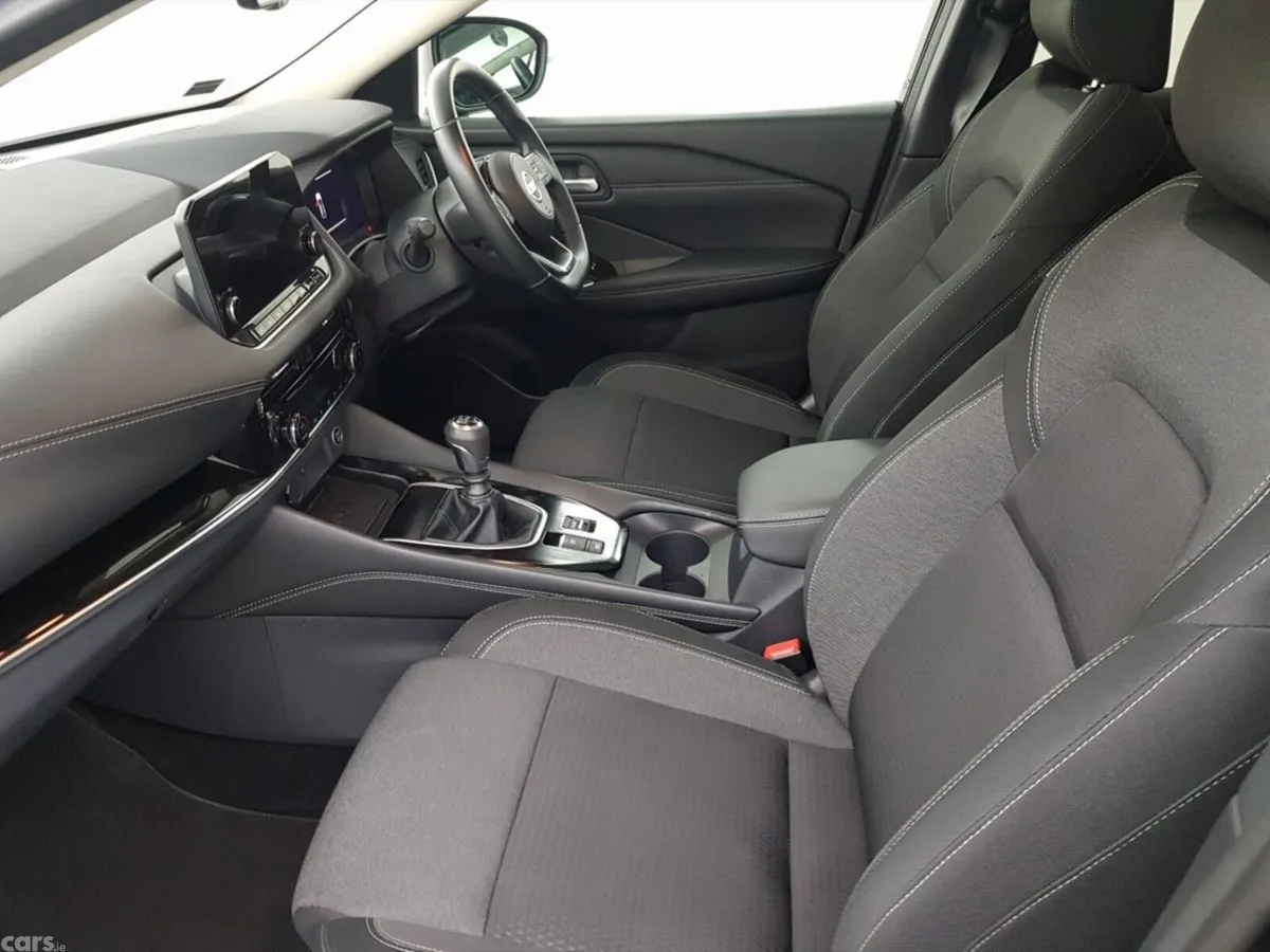Nissan Qashqai MPV, Petrol, 2021, Black