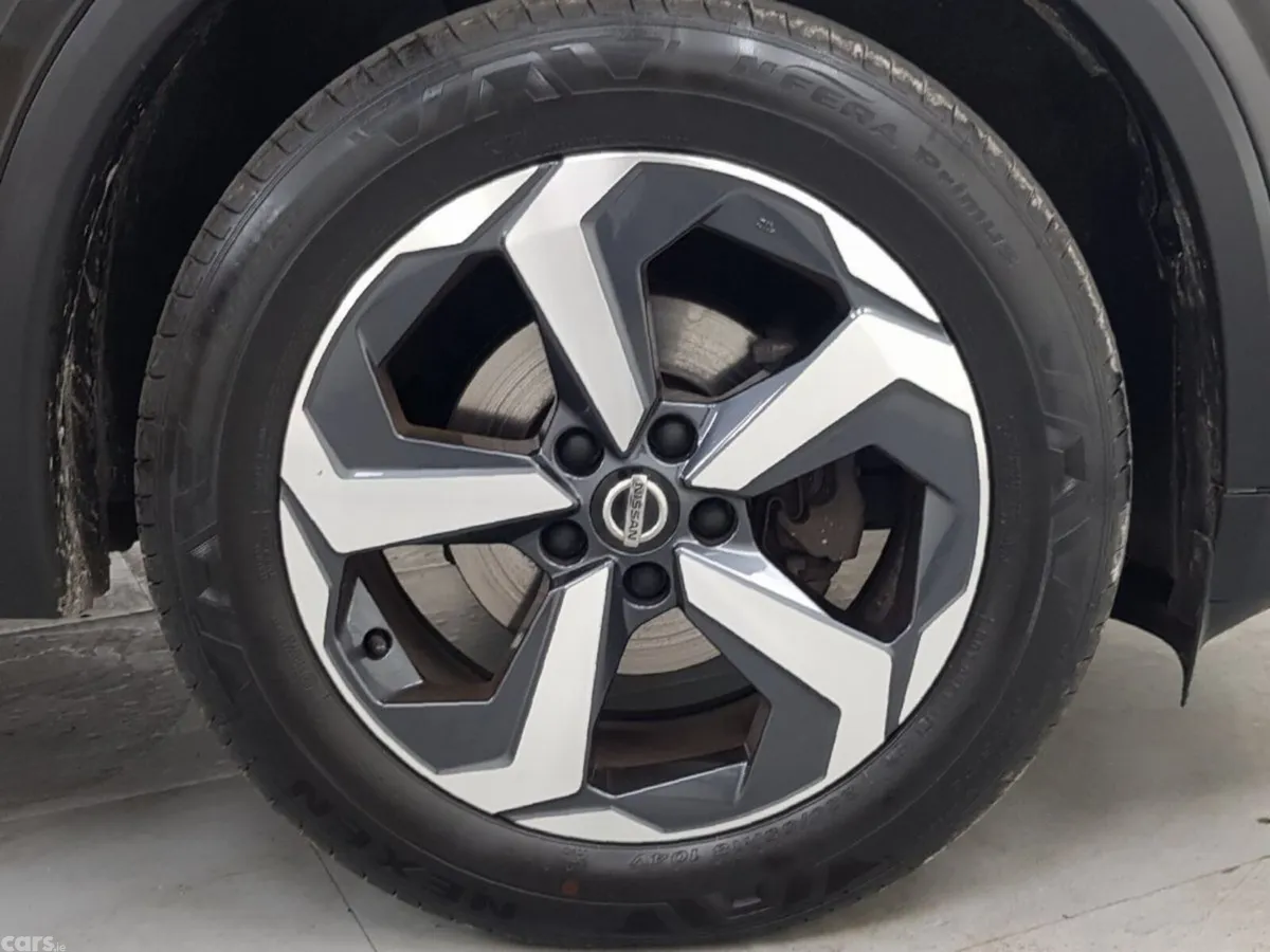 Nissan Qashqai MPV, Petrol, 2021, Black