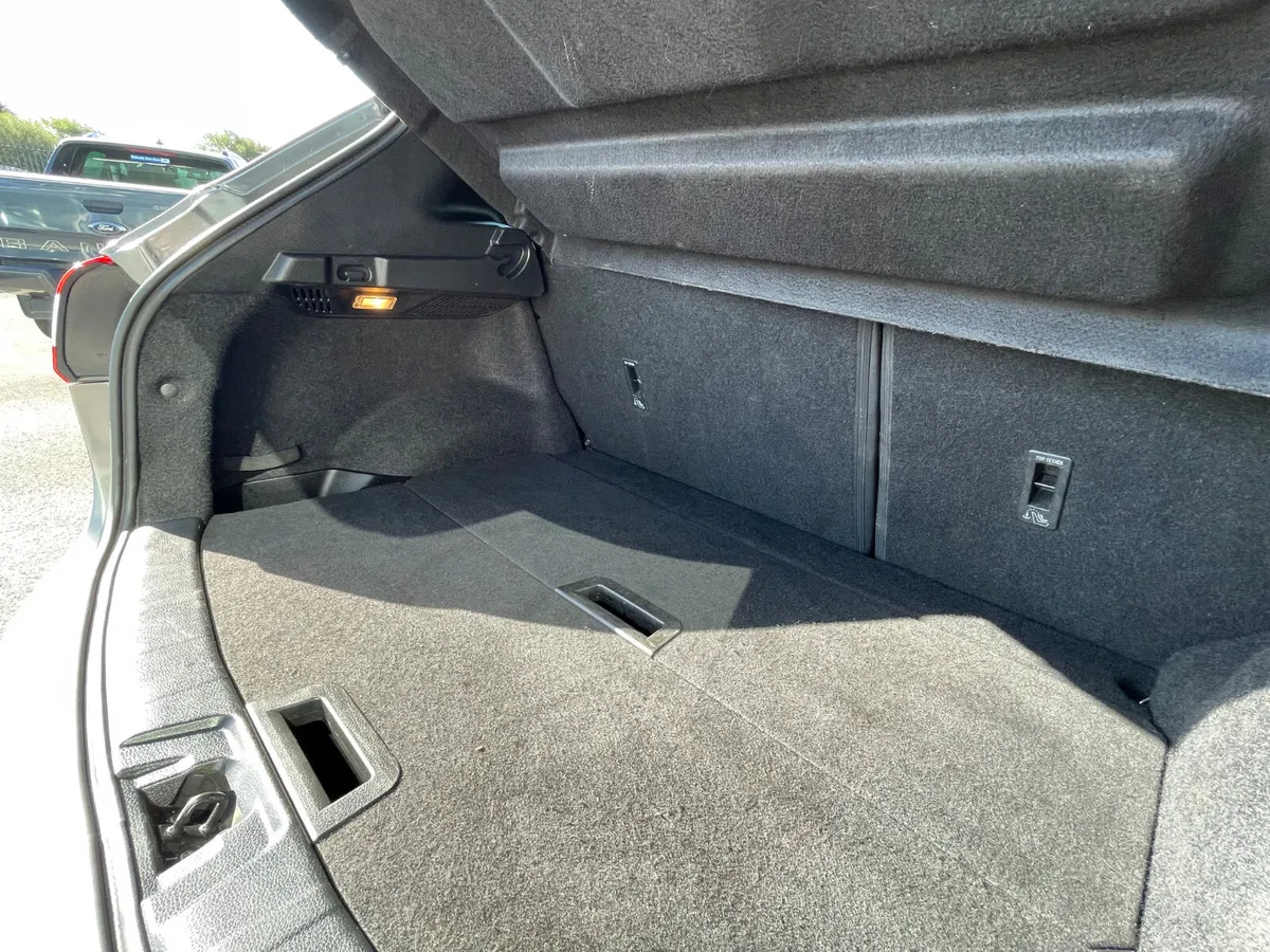 Nissan Qashqai SUV, Diesel, 2017, Grey