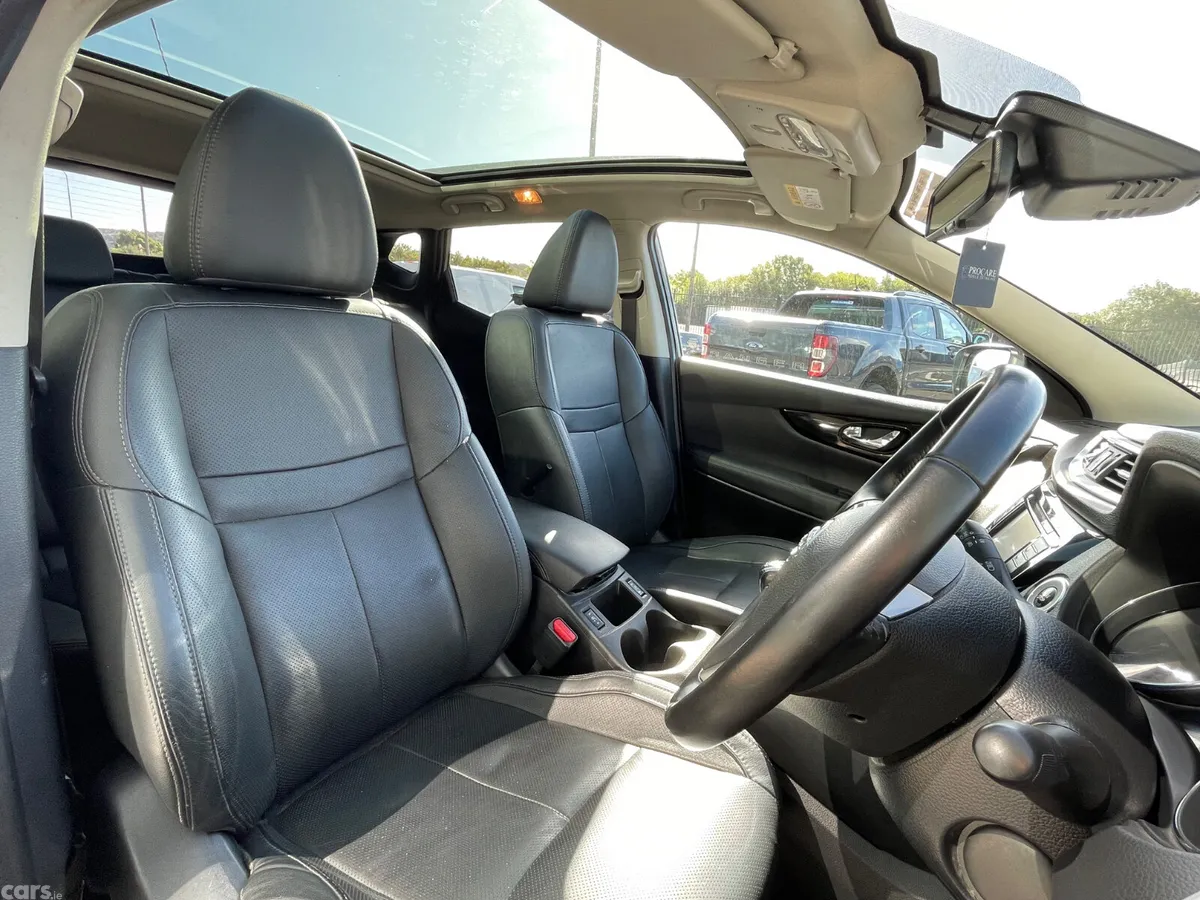 Nissan Qashqai SUV, Diesel, 2017, Grey