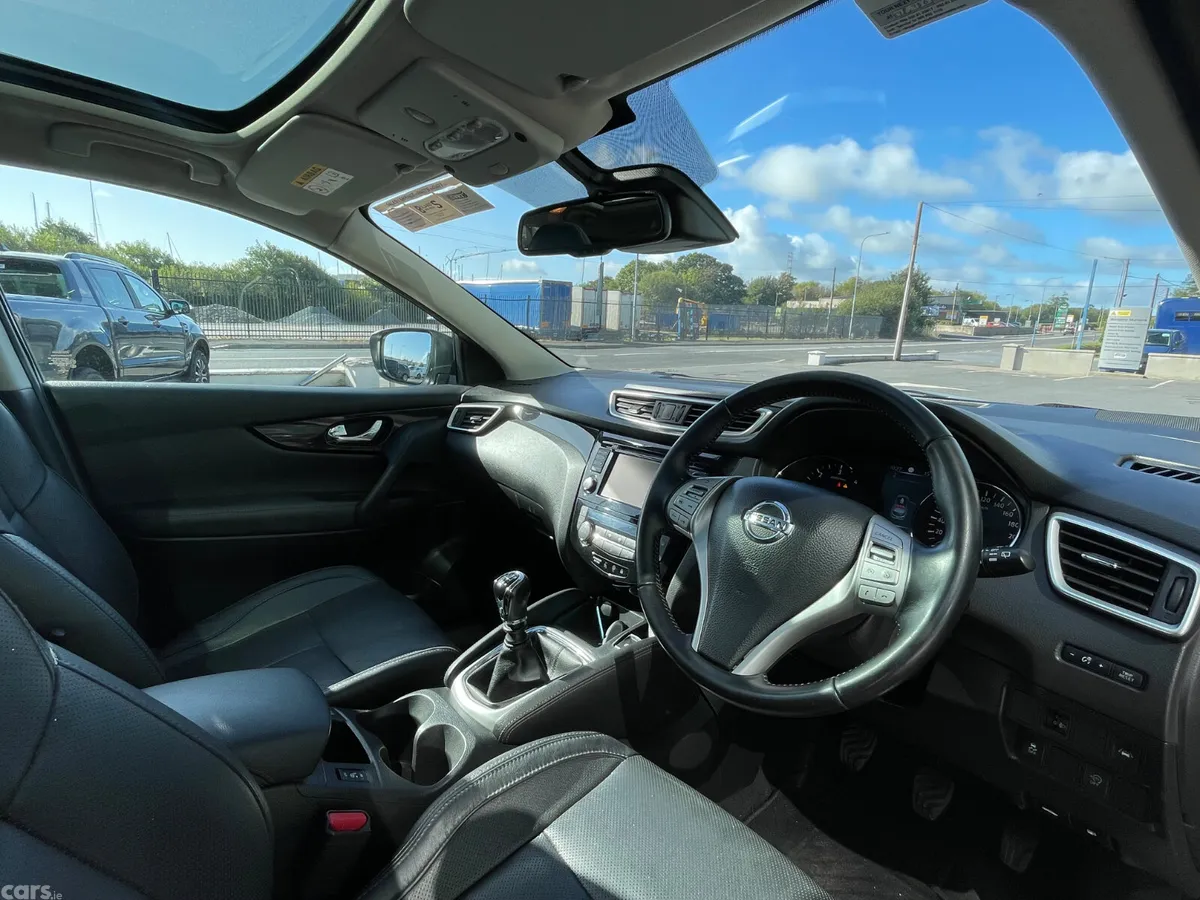 Nissan Qashqai SUV, Diesel, 2017, Grey
