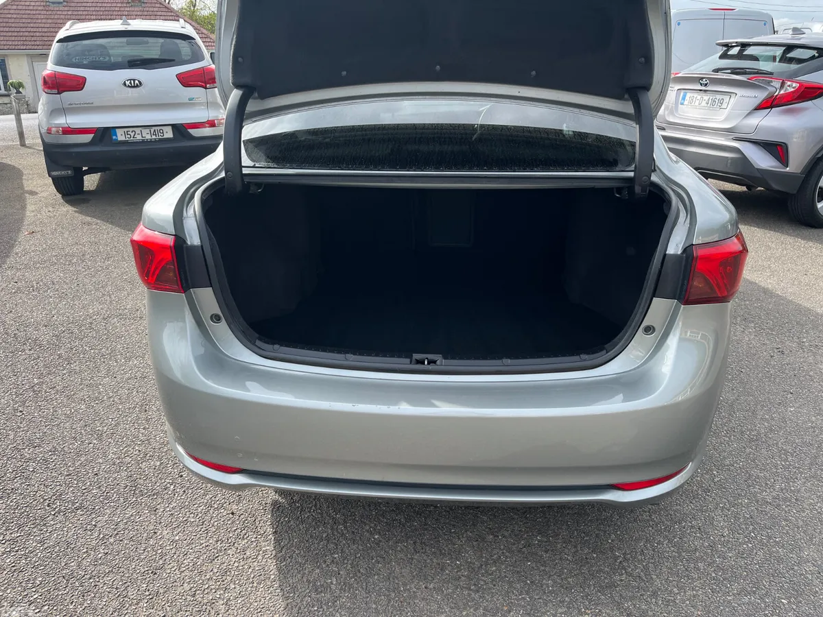 Toyota Avensis Saloon, Diesel, 2016, Grey