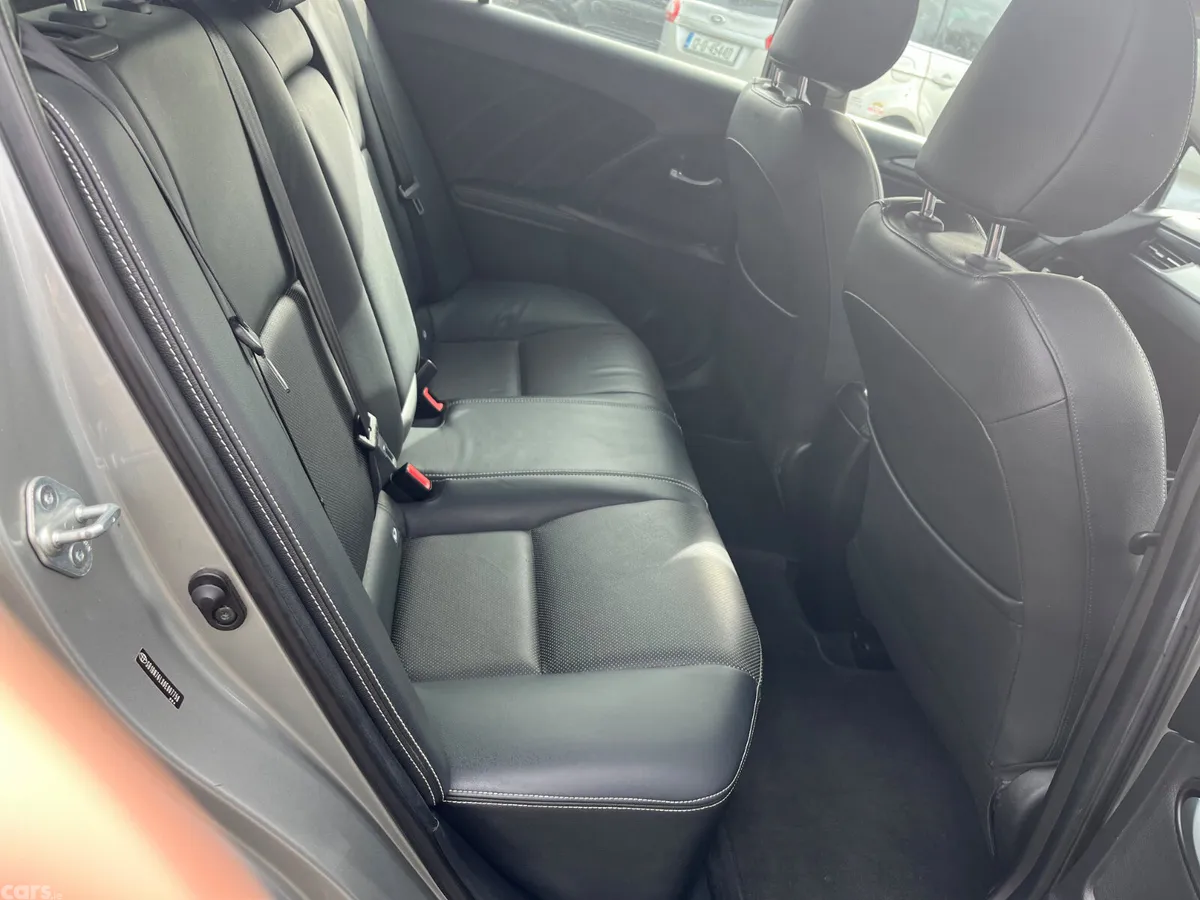 Toyota Avensis Saloon, Diesel, 2016, Grey