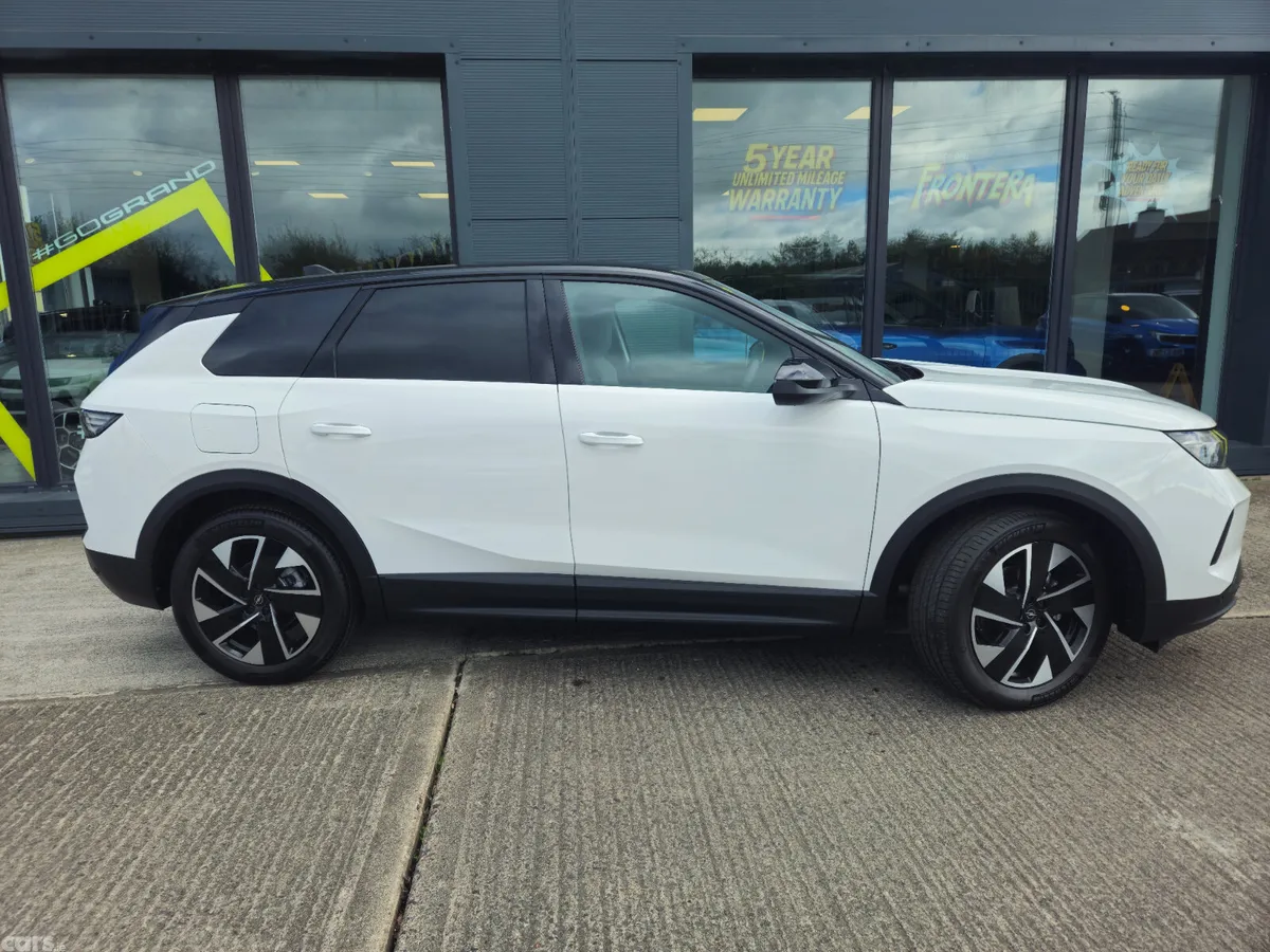 Opel Grandland SUV, Petrol Hybrid, 2026, White