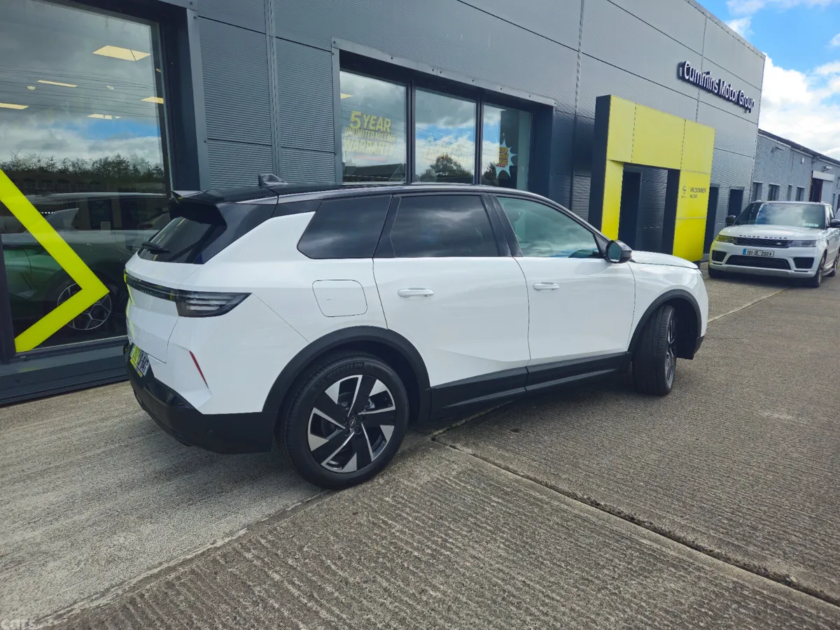 Opel Grandland SUV, Petrol Hybrid, 2026, White