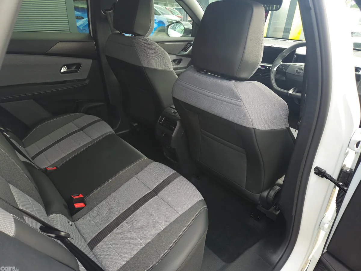 Opel Grandland SUV, Petrol Hybrid, 2026, White