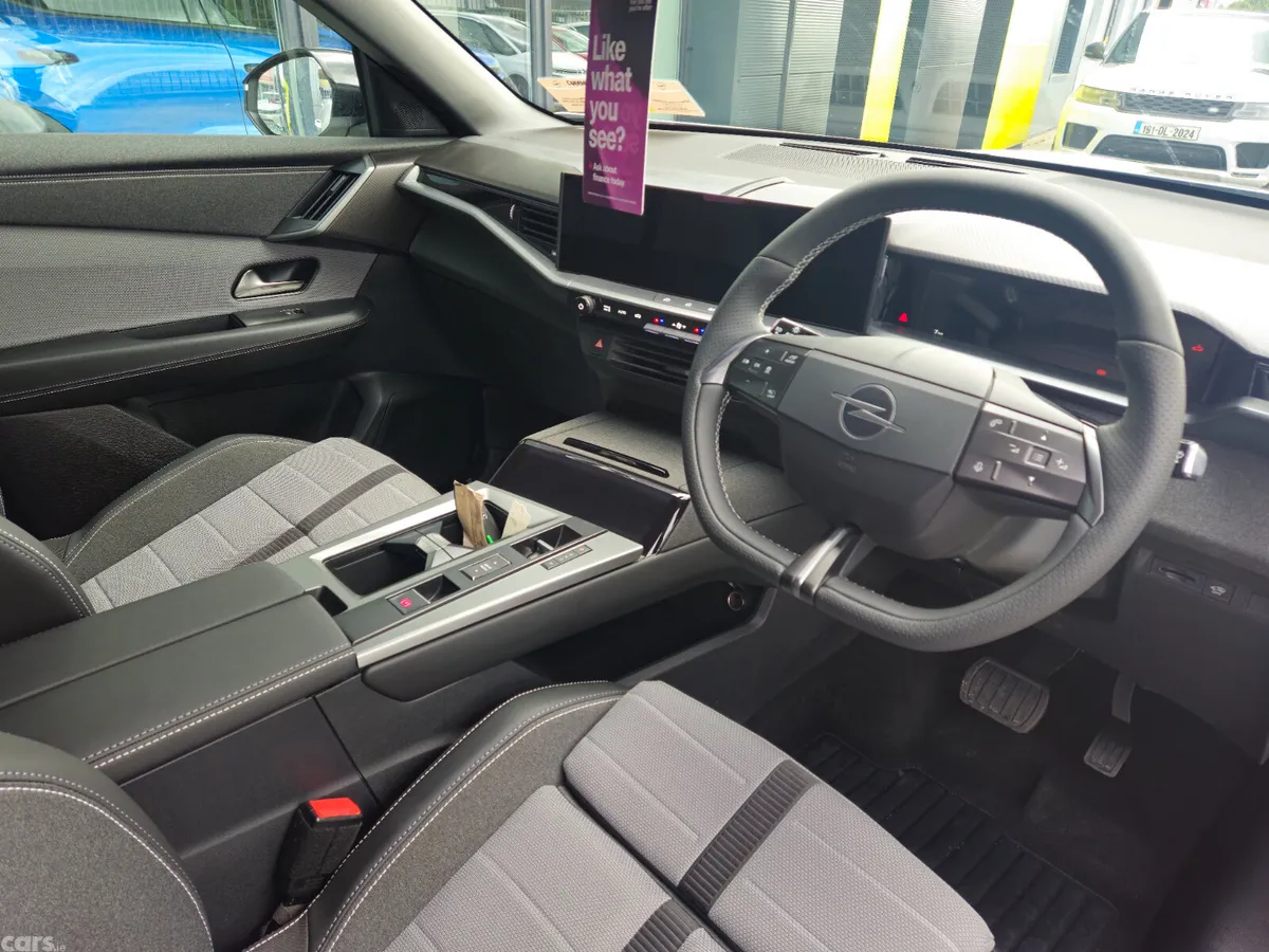 Opel Grandland SUV, Petrol Hybrid, 2026, White