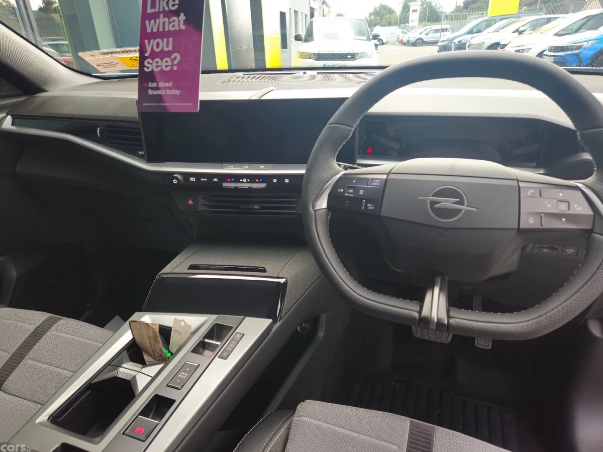 Opel Grandland SUV, Petrol Hybrid, 2026, White