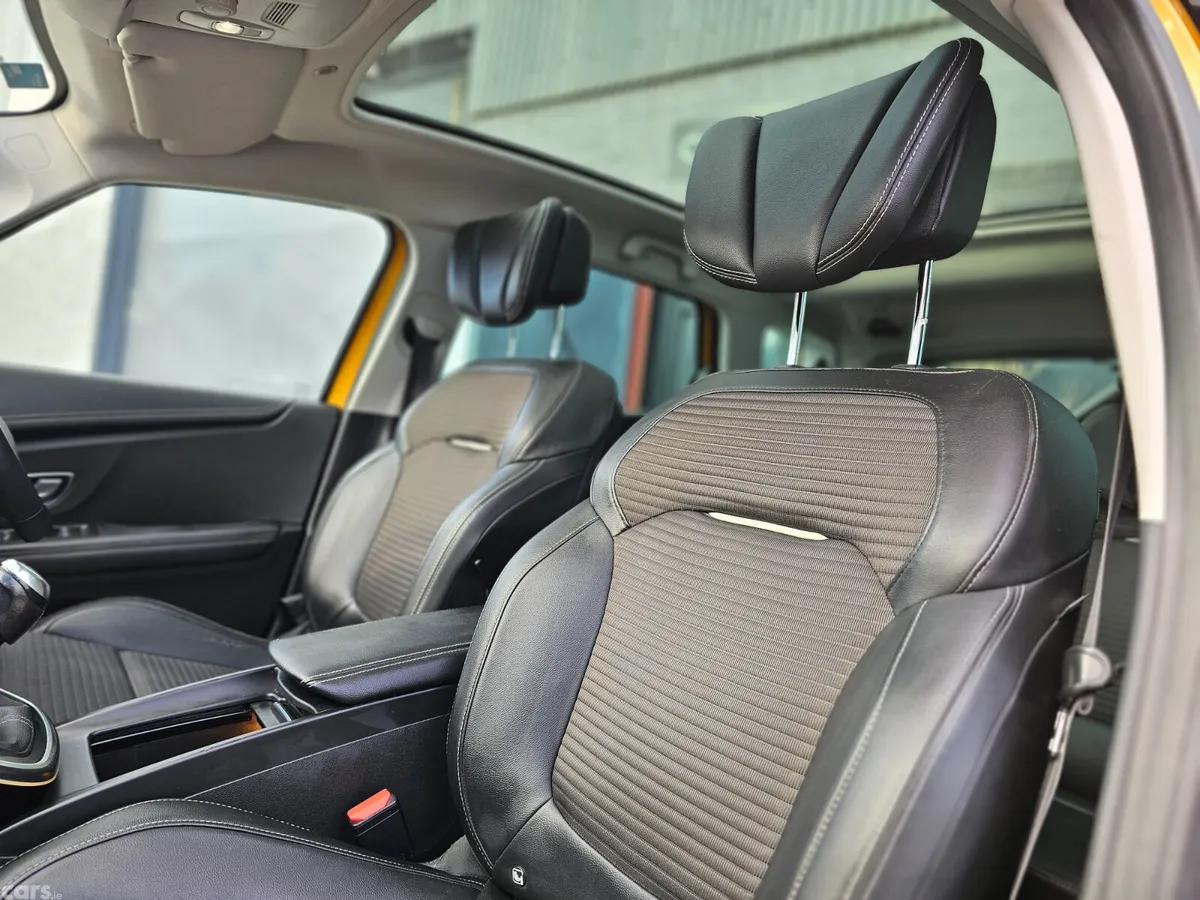 Renault Scenic MPV, Diesel, 2017, Yellow
