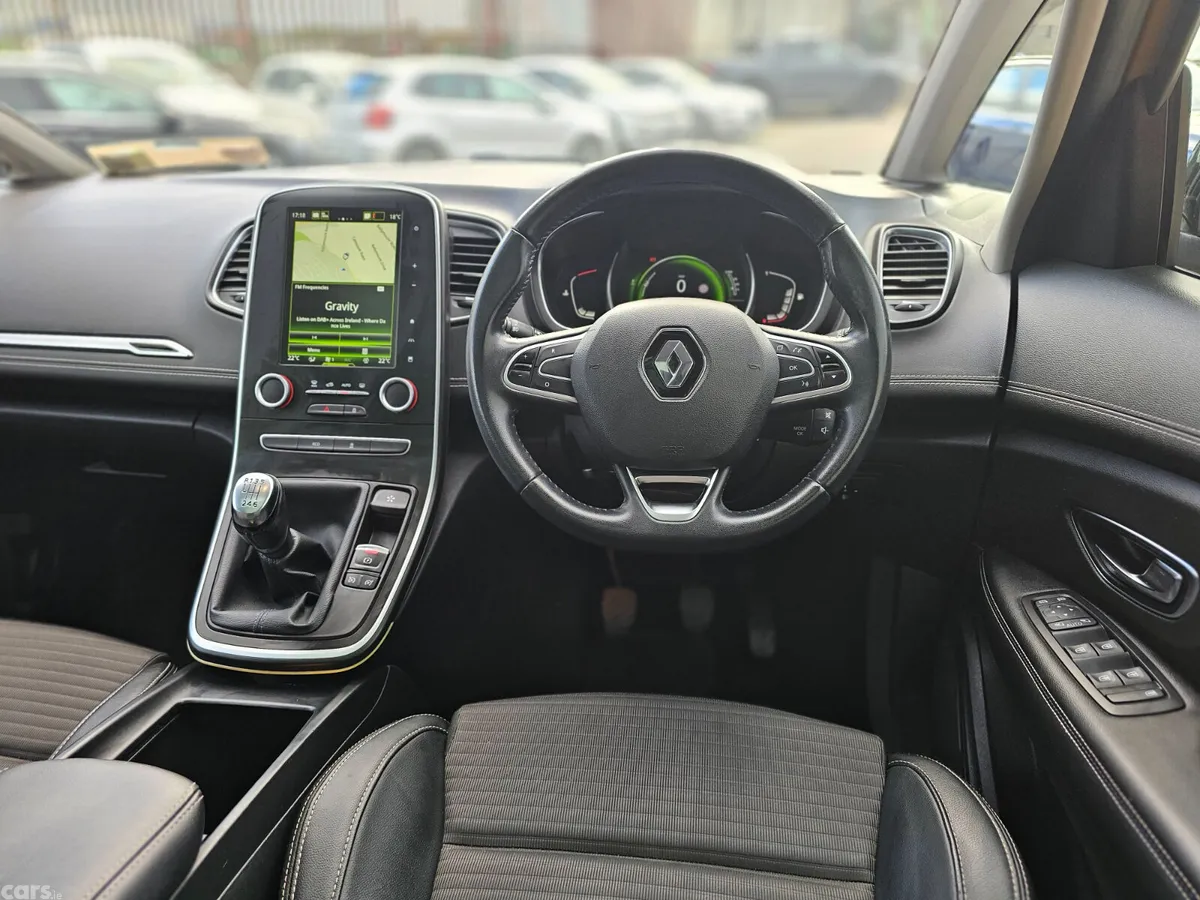 Renault Scenic MPV, Diesel, 2017, Yellow