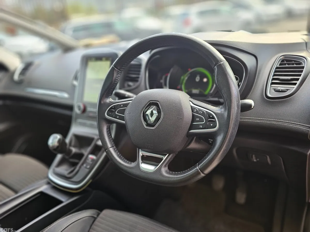 Renault Scenic MPV, Diesel, 2017, Yellow