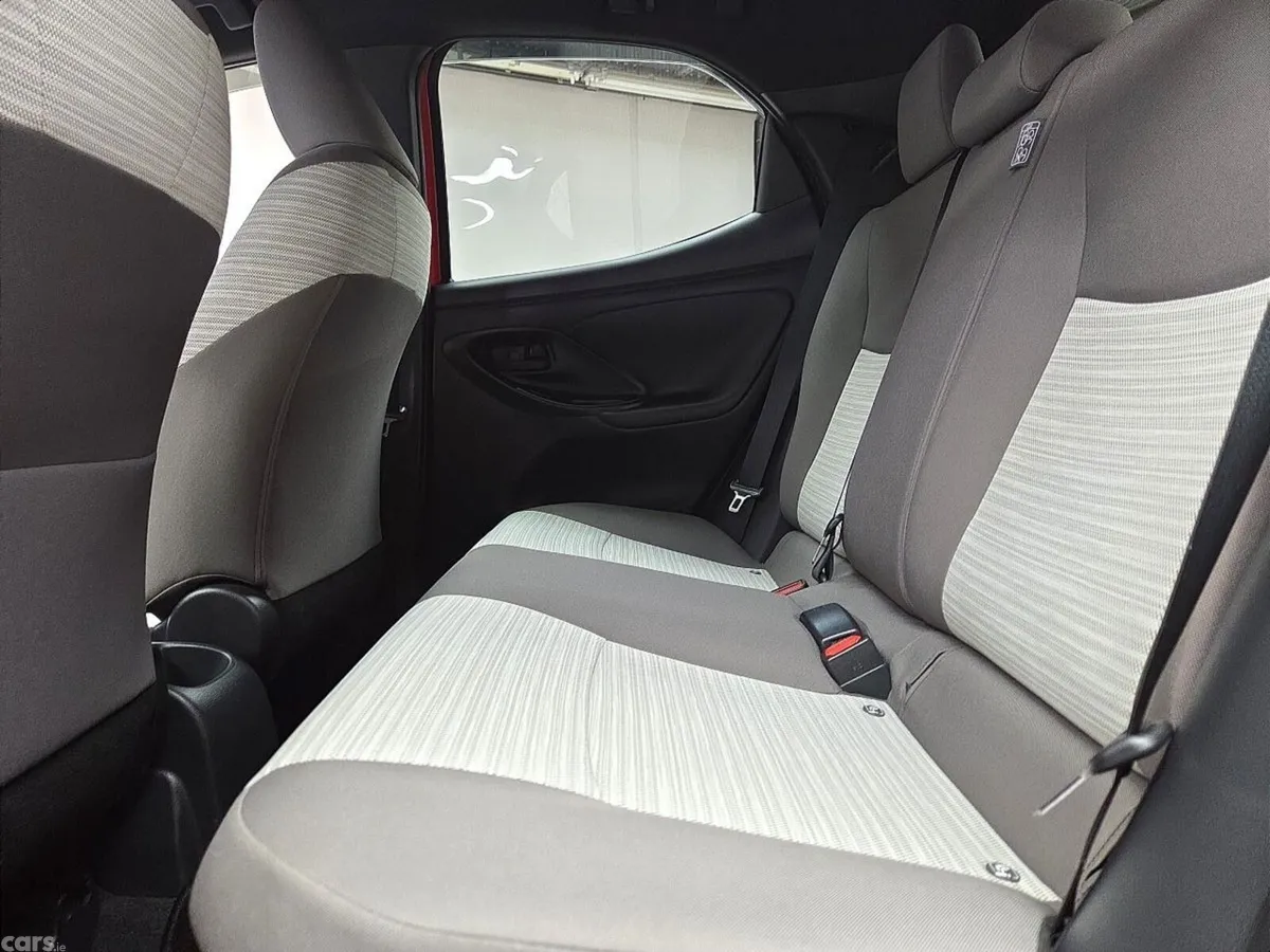 Toyota Yaris Hatchback, Petrol Hybrid, 2021, Red