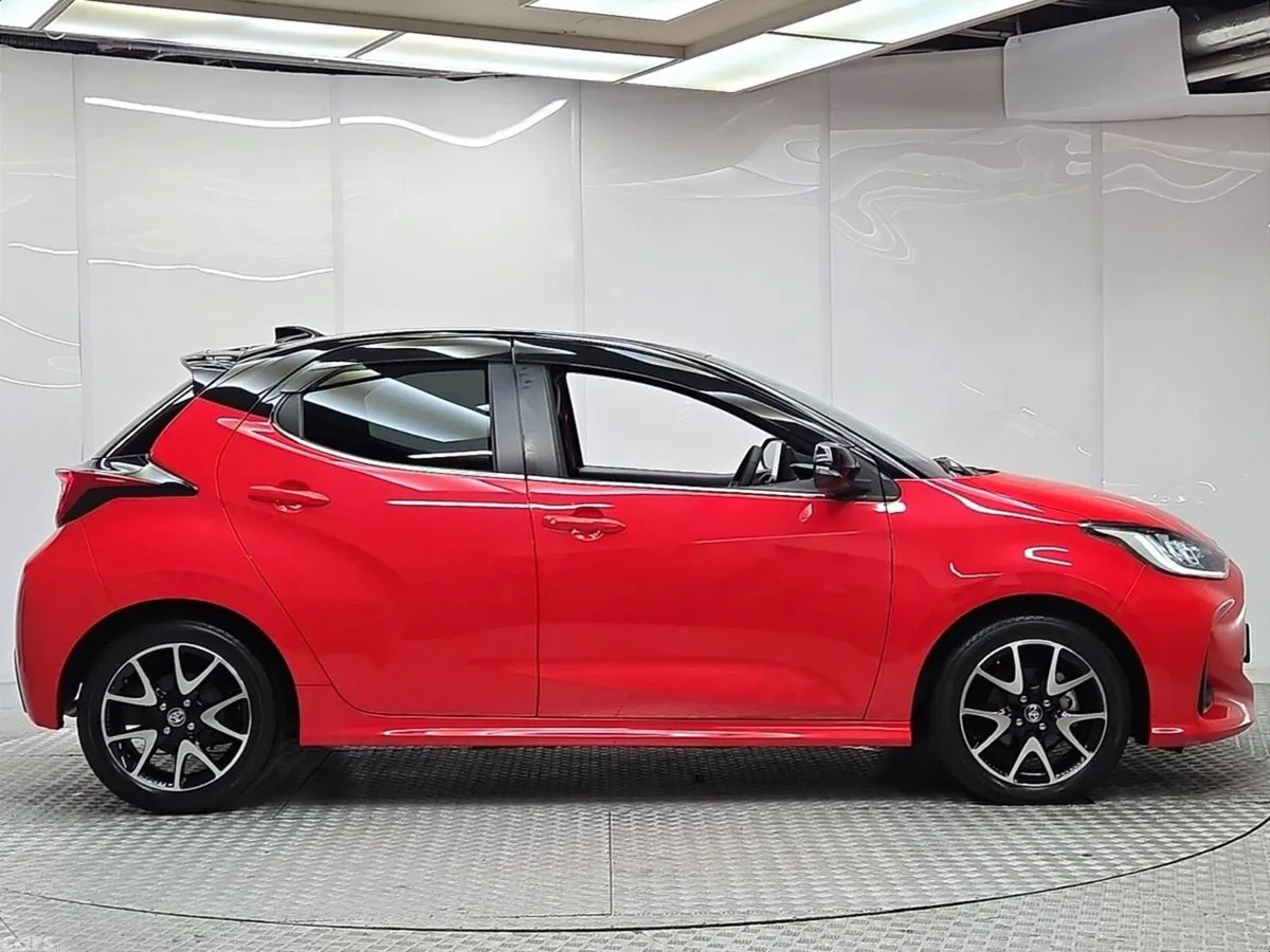 Toyota Yaris Hatchback, Petrol Hybrid, 2021, Red