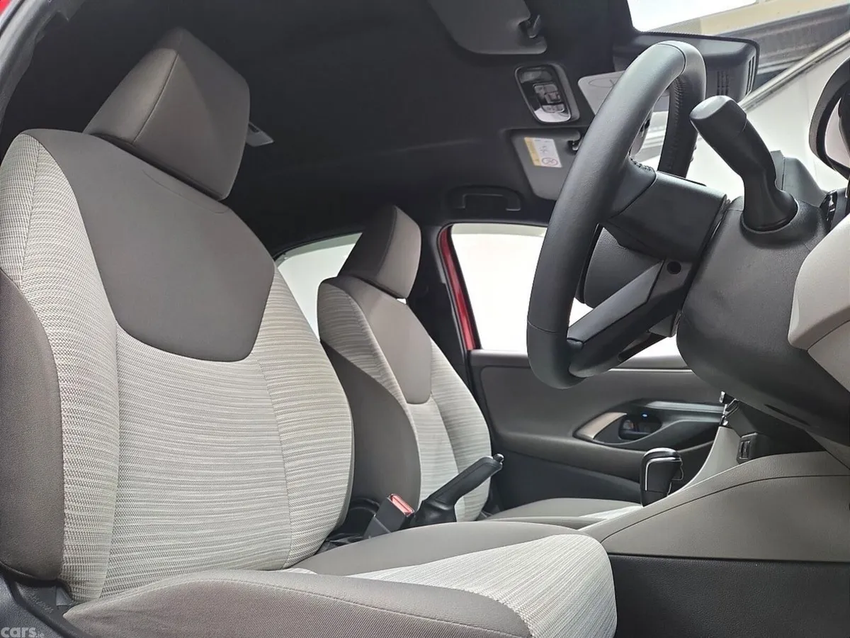 Toyota Yaris Hatchback, Petrol Hybrid, 2021, Red