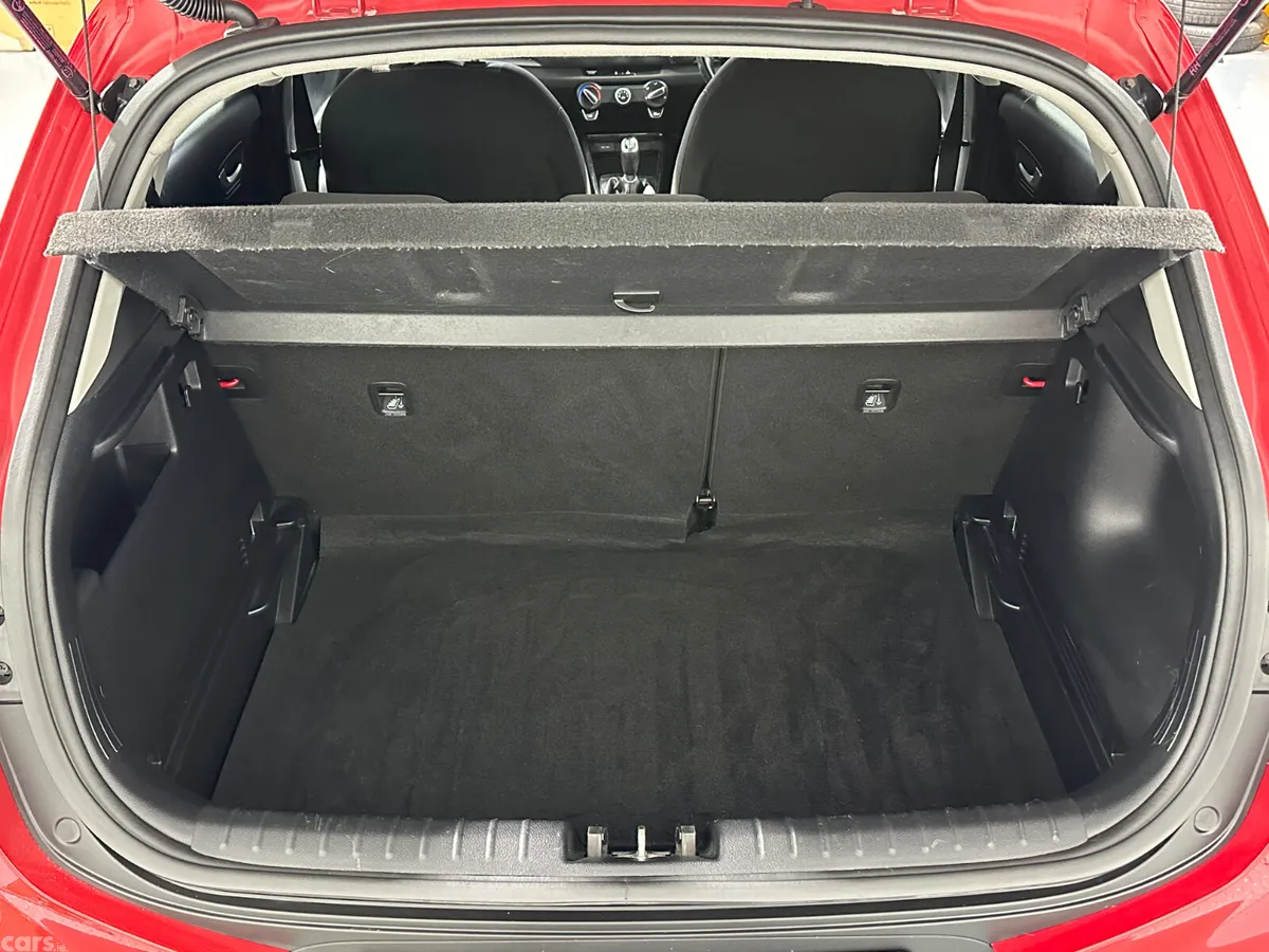 Kia Stonic Hatchback, Petrol, 2021, Red