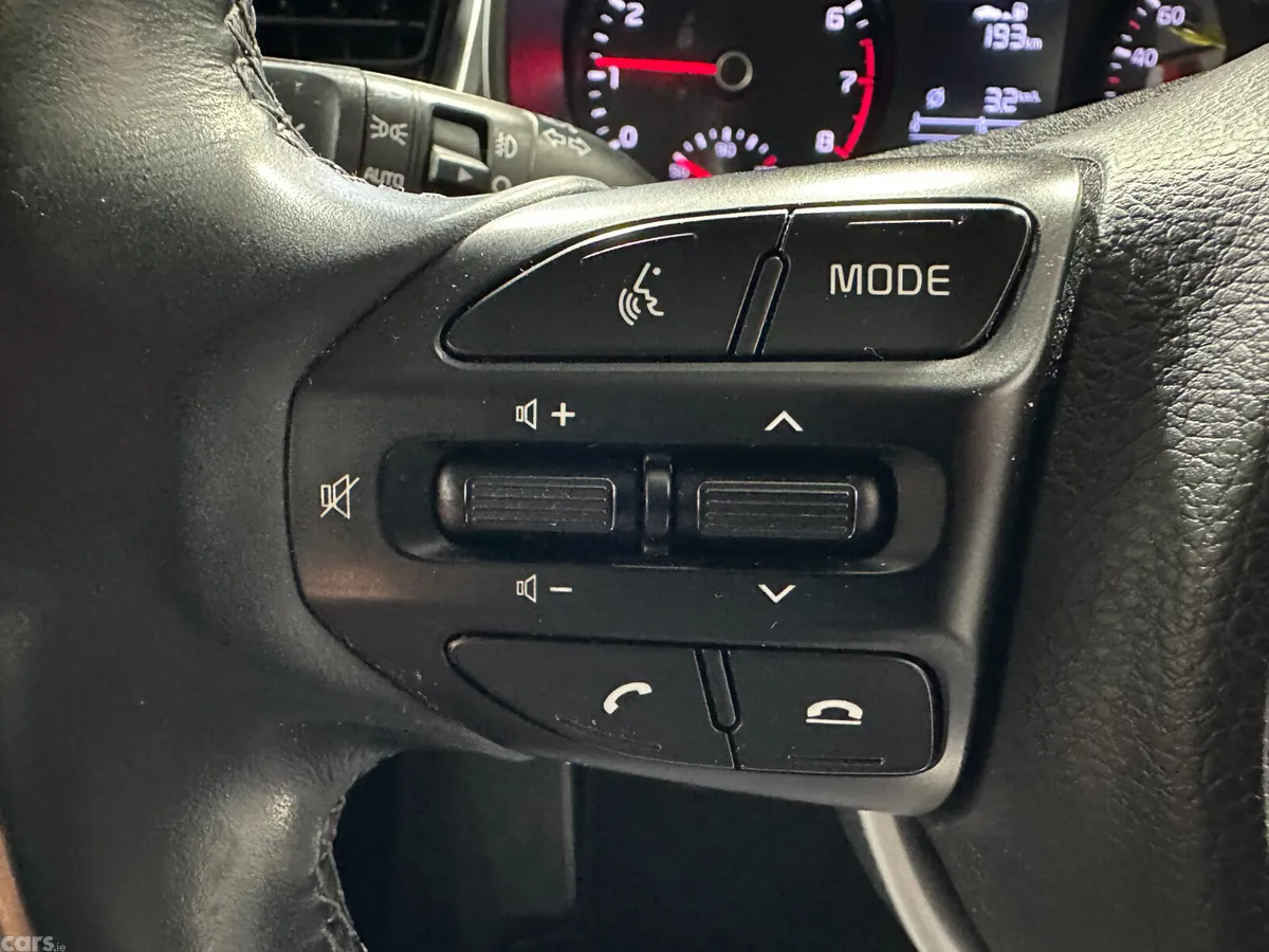 Kia Stonic Hatchback, Petrol, 2021, Red