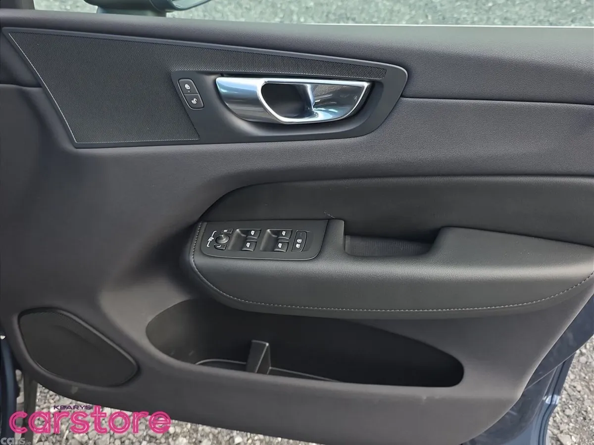 Volvo XC60 SUV, Petrol Hybrid, 2023, Blue