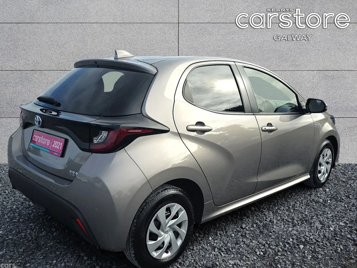 Toyota Yaris Hatchback, Petrol Hybrid, 2021, Brown