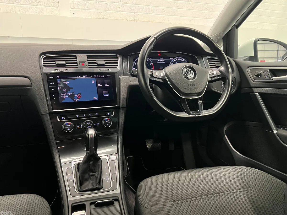 Volkswagen Golf Hatchback, Petrol, 2019, White