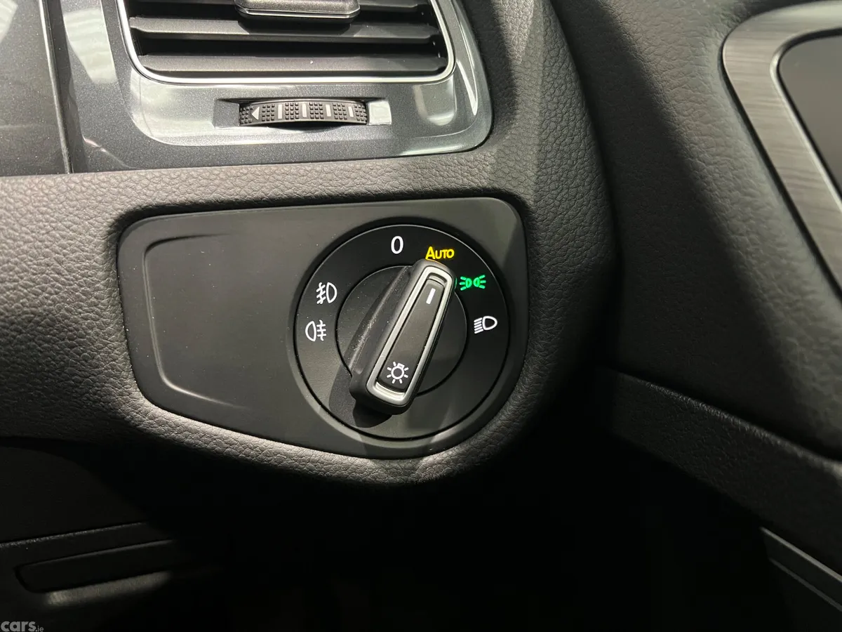 Volkswagen Golf Hatchback, Petrol, 2019, White