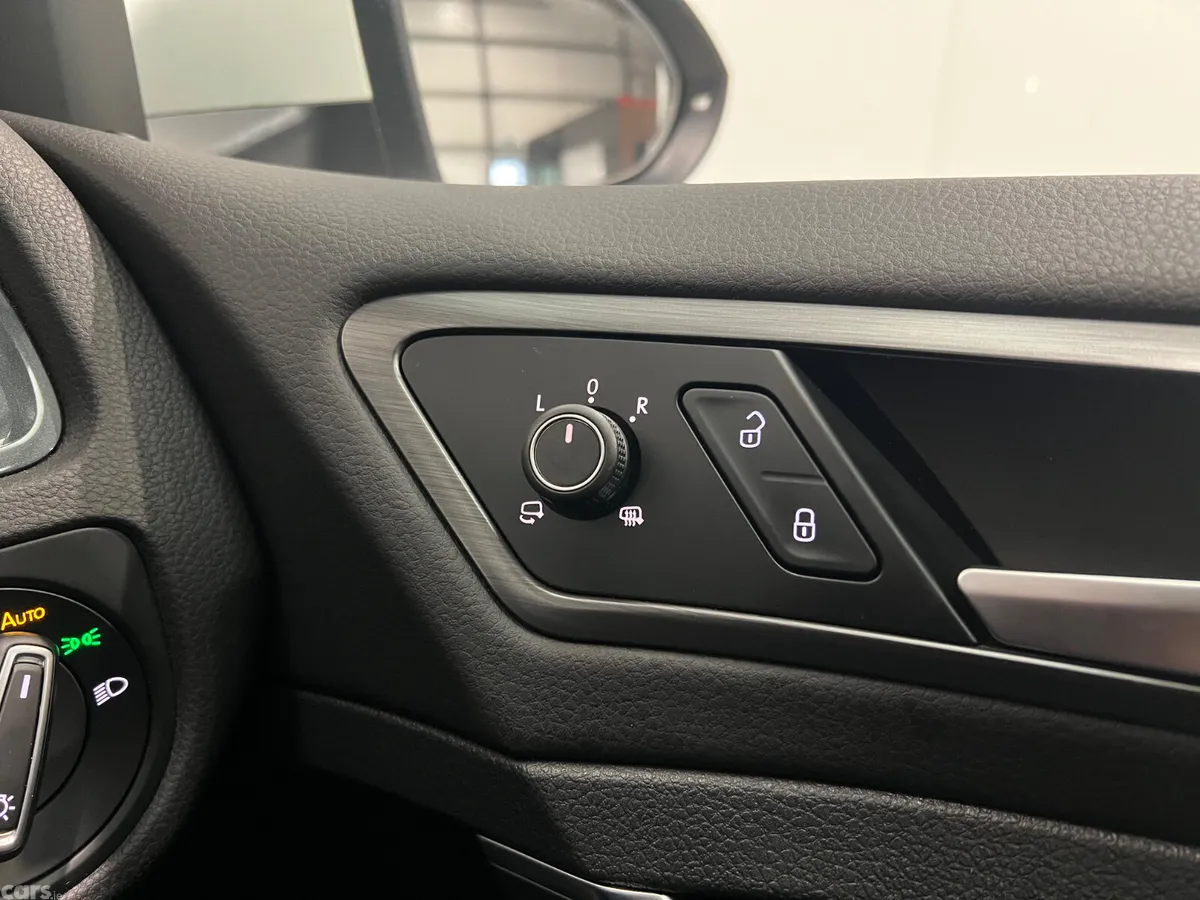 Volkswagen Golf Hatchback, Petrol, 2019, White