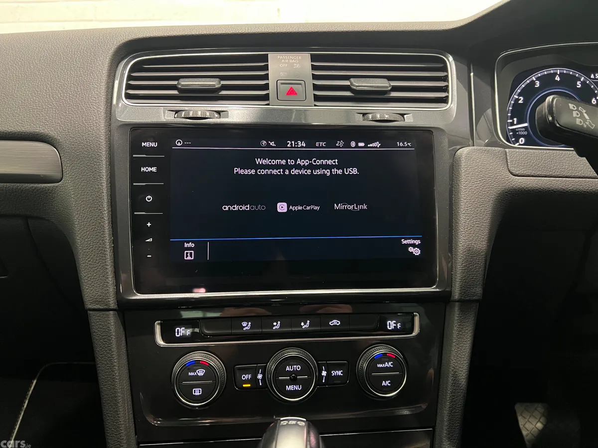 Volkswagen Golf Hatchback, Petrol, 2019, White