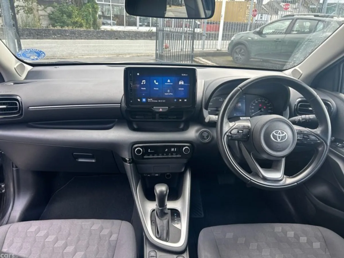 Toyota Yaris Hatchback, Petrol Hybrid, 2025, Grey