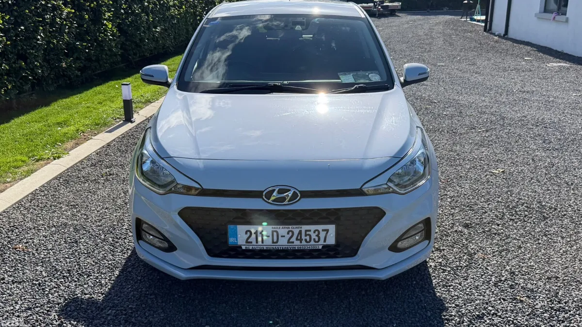 Hyundai i20 Hatchback, Petrol, 2021, Blue