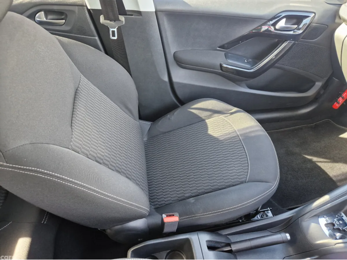 Peugeot 208 Hatchback, Petrol, 2018, Red