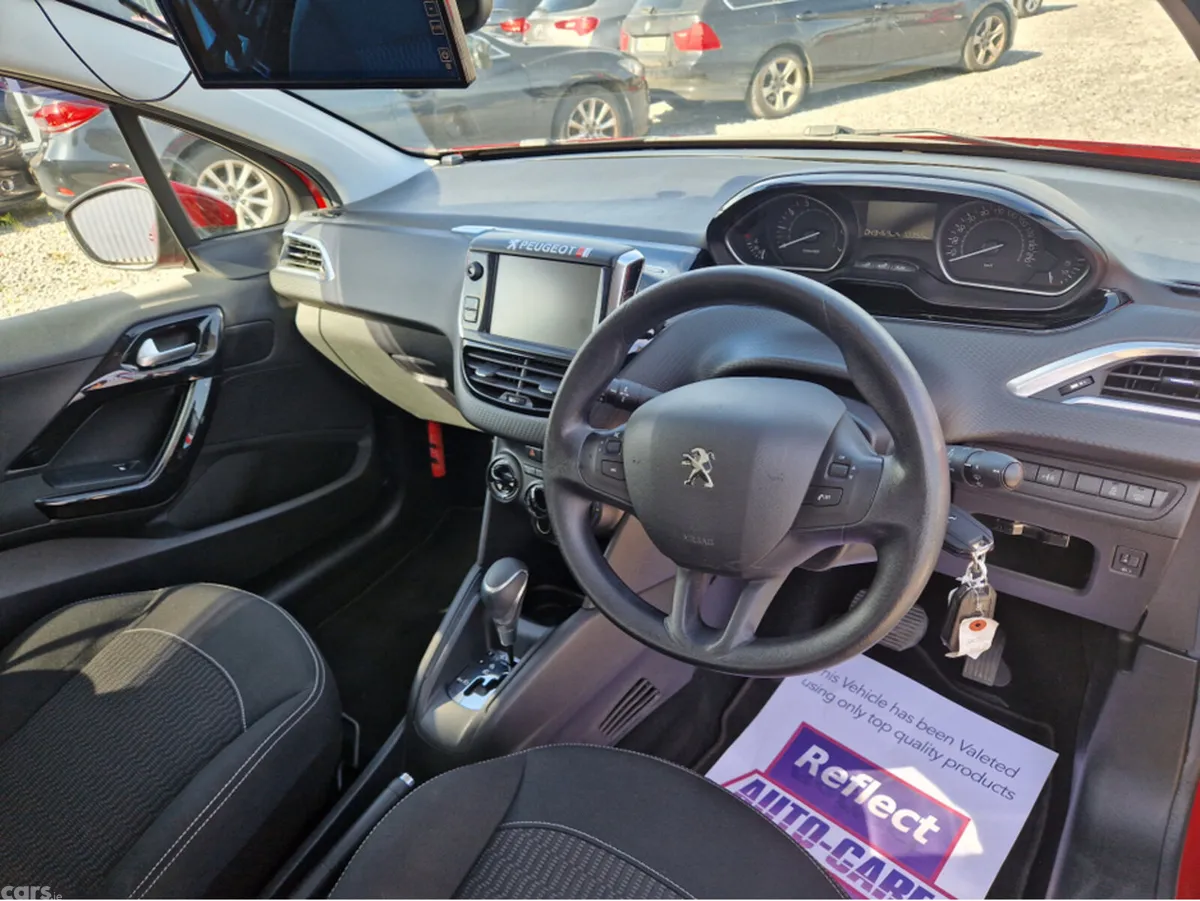 Peugeot 208 Hatchback, Petrol, 2018, Red