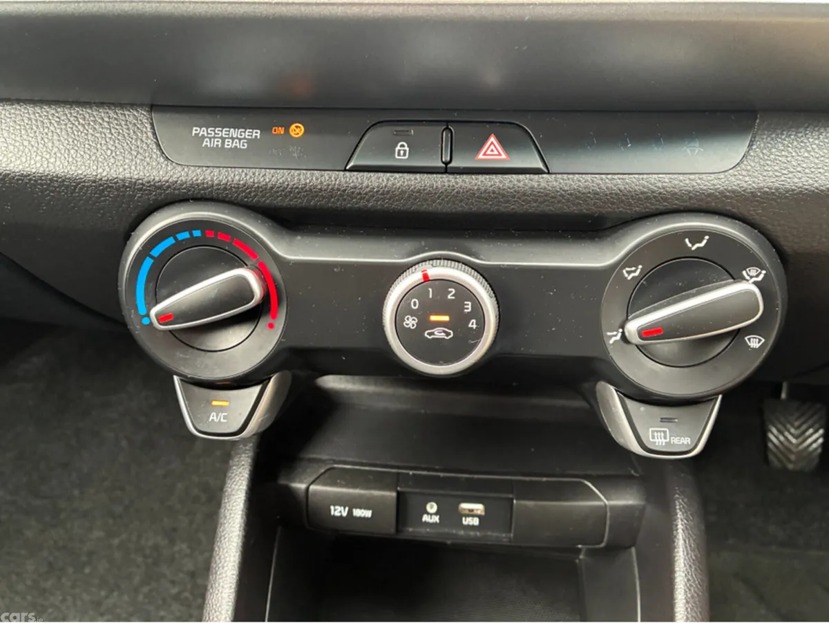 Kia Stonic Estate, Petrol, 2019, White
