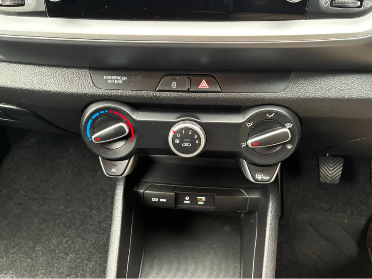 Kia Stonic Estate, Petrol, 2019, White