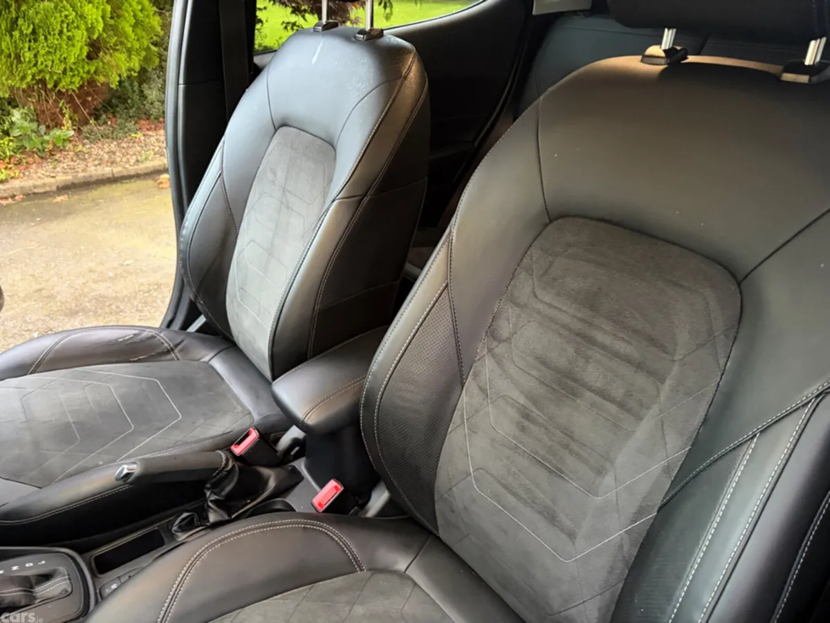 Ford Fiesta Hatchback, Petrol, 2023, Silver