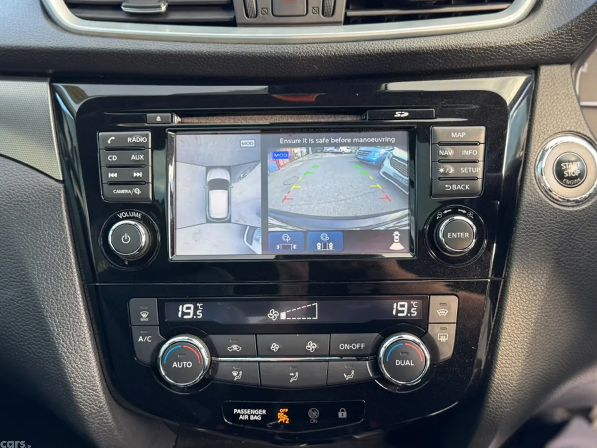 Nissan Qashqai MPV, Diesel, 2019, Black