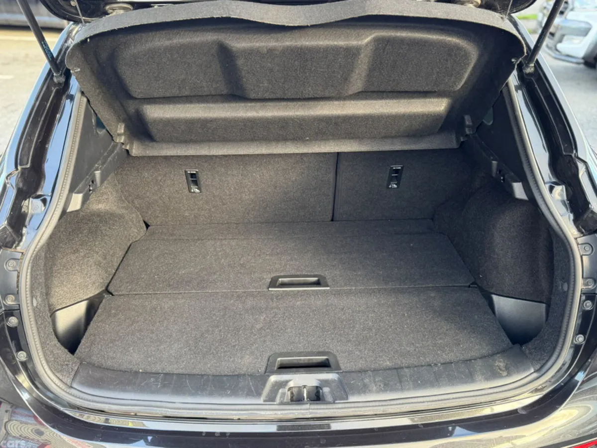 Nissan Qashqai MPV, Diesel, 2019, Black